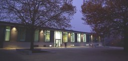 sporthalle-abends1-s